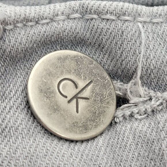 Calvin Klein CK Women's Skinny Jeans Size 26 Light Wash Gray Denim Stretch 26x29 - Picture 9 of 10